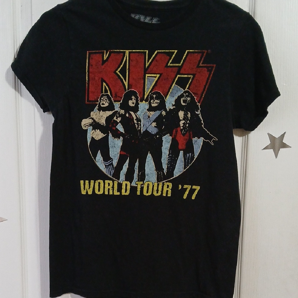 Kiss Black and Red World Tour '77 Short Sleeve Tee